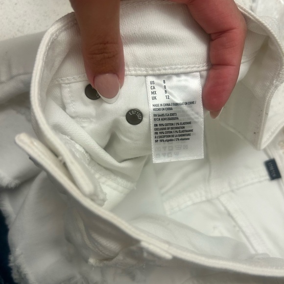 White jean skirt with rips - Picture 4 of 4